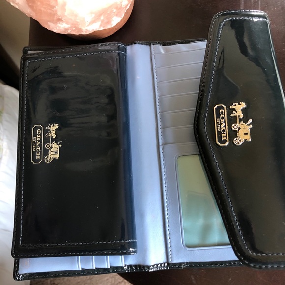 Coach Patent leather wallet with check book navy blue - Picture 5 of 14